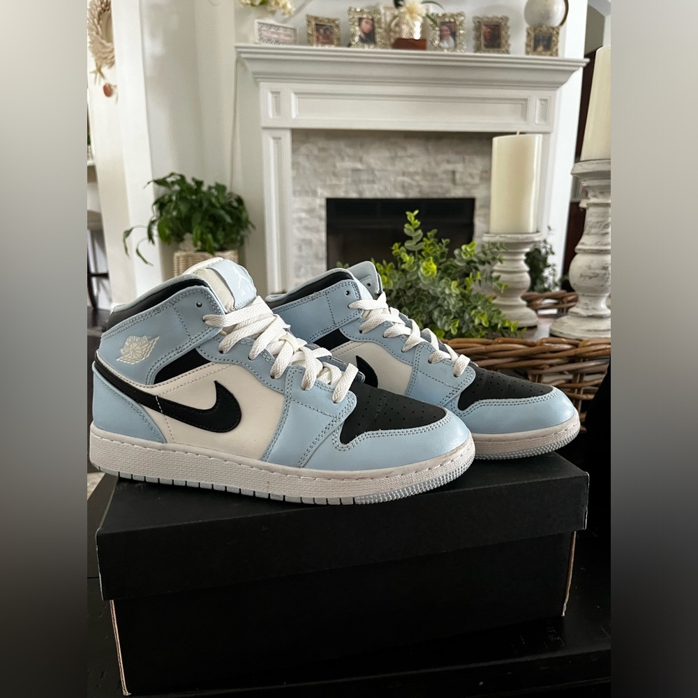 Nike Air Jordan 1 Mid (GS)
